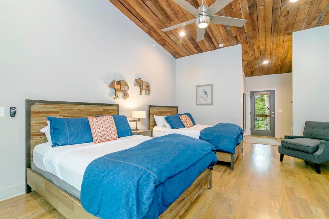 | Dancing Bear Lodge