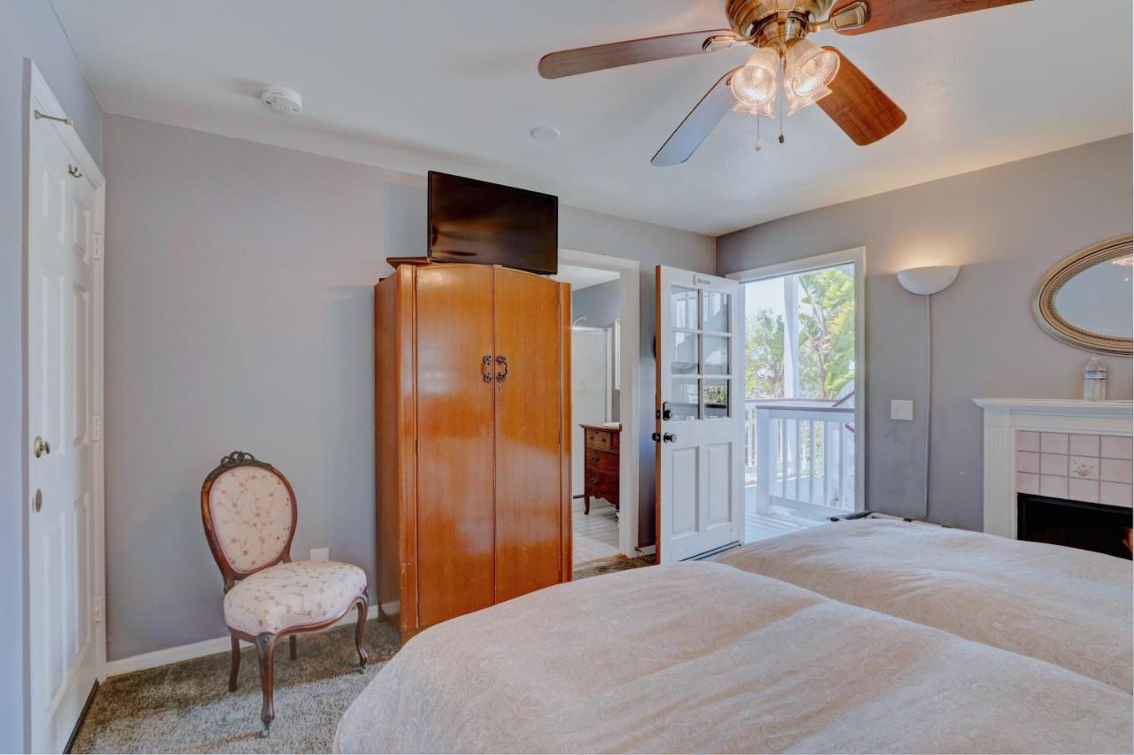 Double or Twin Room at Pelican Cove Inn