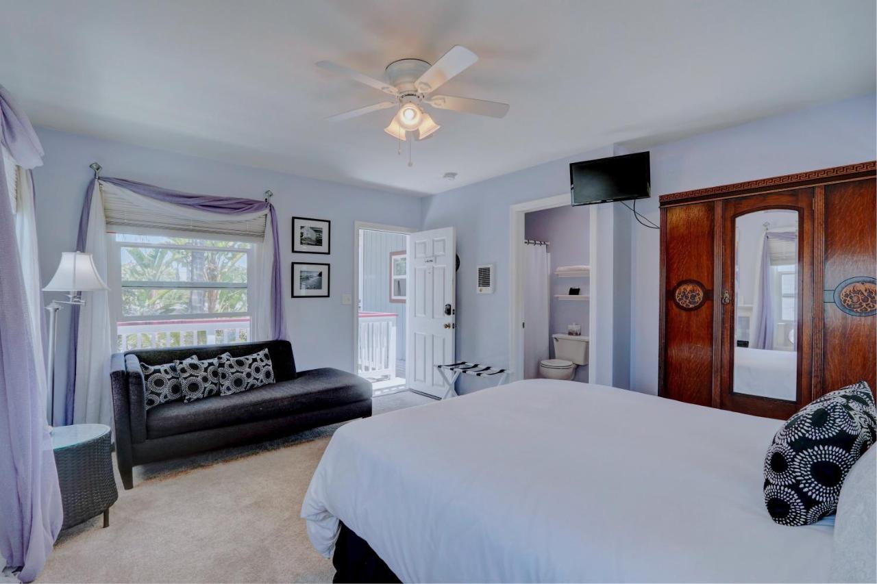 Queen Suite at Pelican Cove Inn