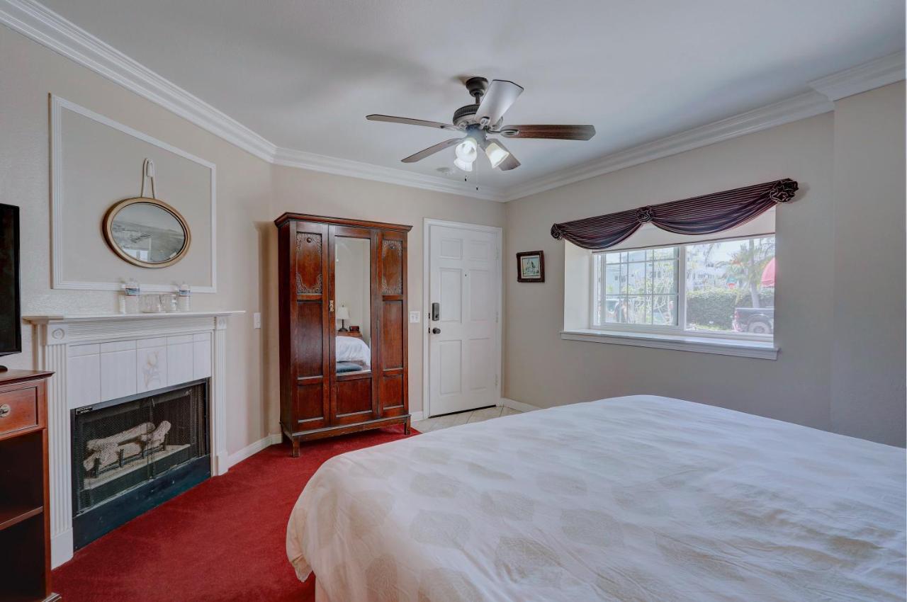King Suite at Pelican Cove Inn
