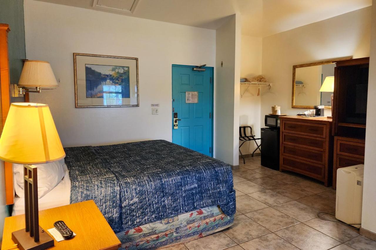 | Ivey House Everglades Adventures Hotel