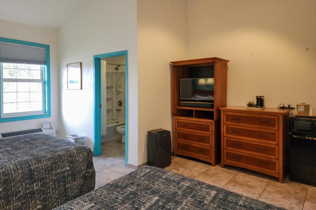 | Ivey House Everglades Adventures Hotel