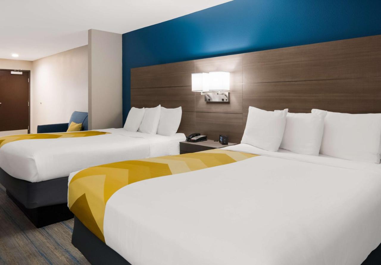 Queen Suite with Two Queen Beds and Sofa Bed at Best Western Eastland