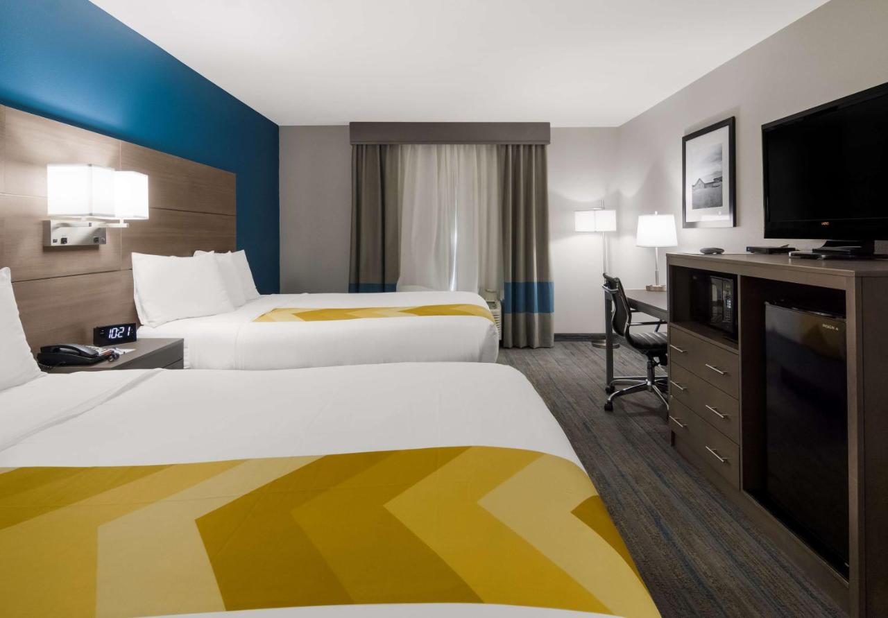 Queen Suite with Two Queen Beds and Sofa Bed at Best Western Eastland