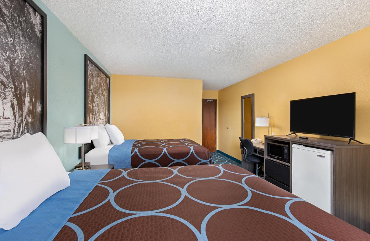 Queen Room with Two Queen Beds - Smoking at Super 8 by Wyndham Somerset