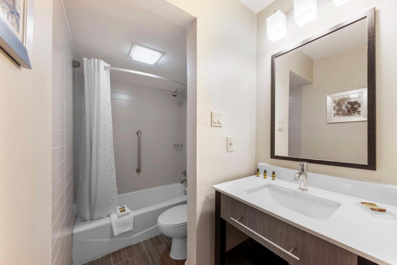 Deluxe King Room - Non-Smoking at Best Western Plus Austin Central