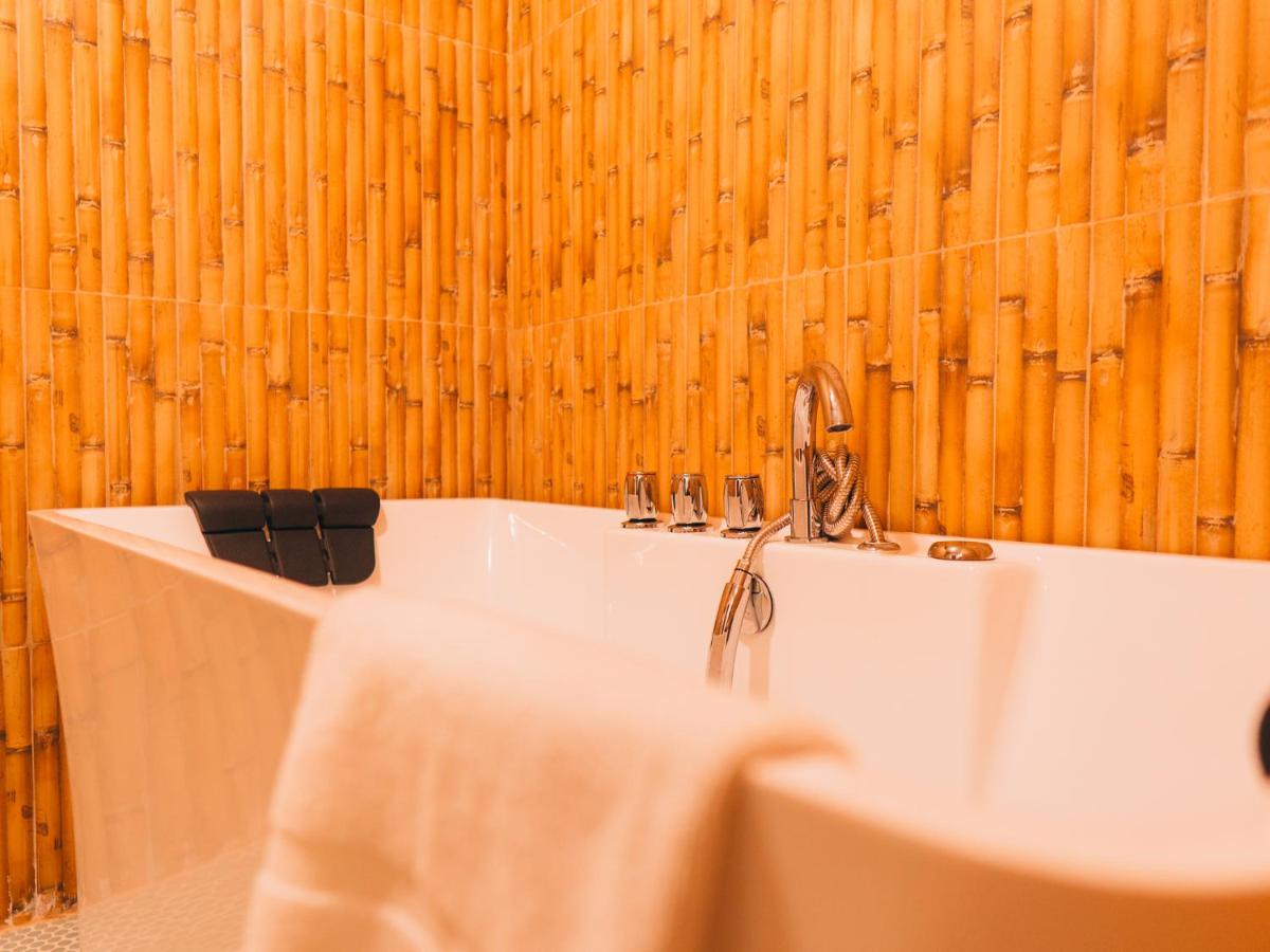 | Bellevue Stratford Inn