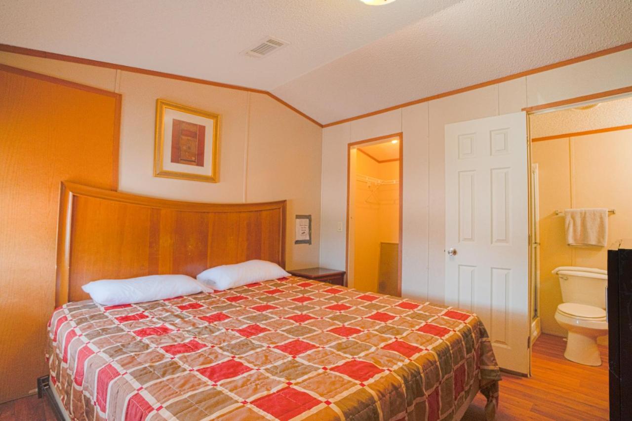 | Grand Eagle Ford Lodge