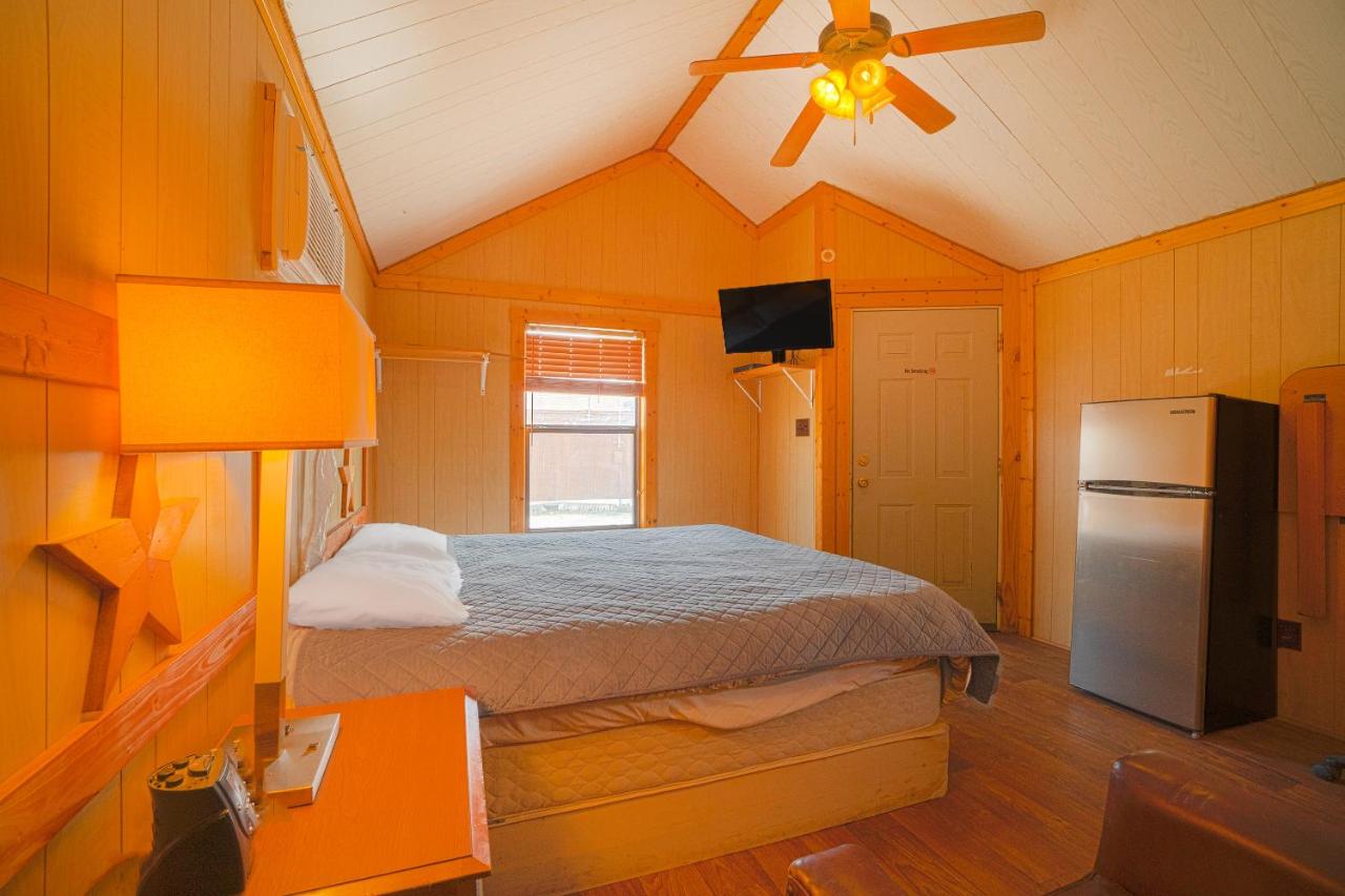 | Grand Eagle Ford Lodge
