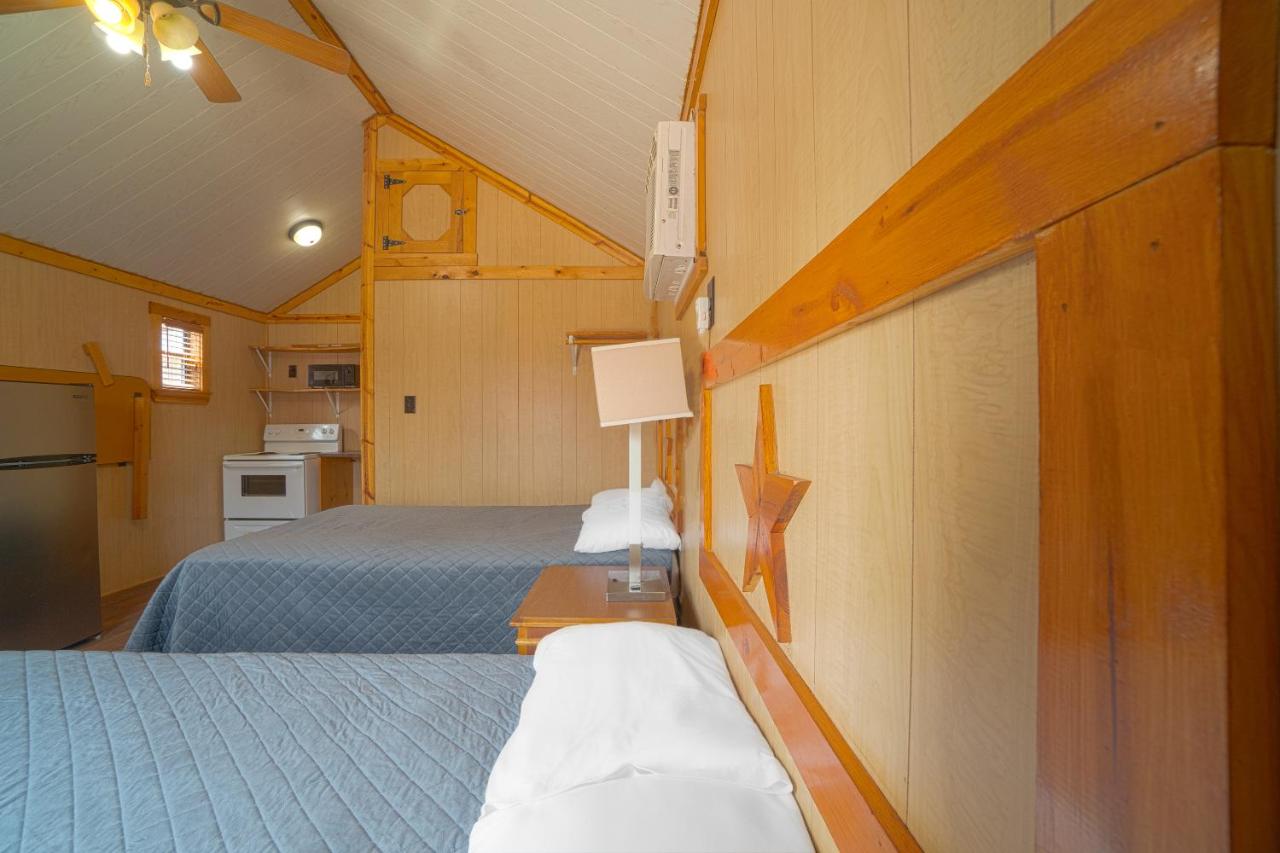 | Grand Eagle Ford Lodge