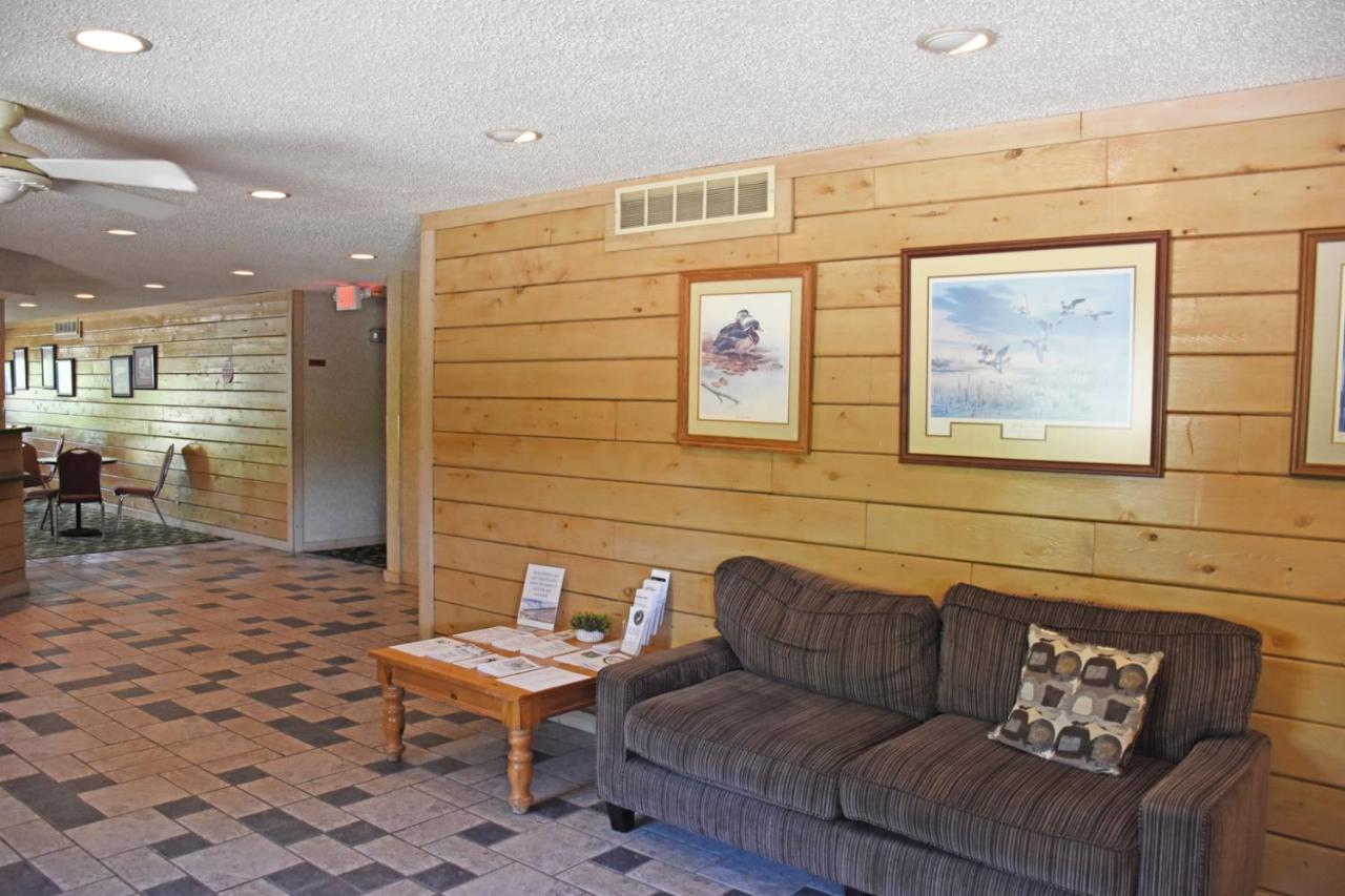 | Paddle Wheel Inn