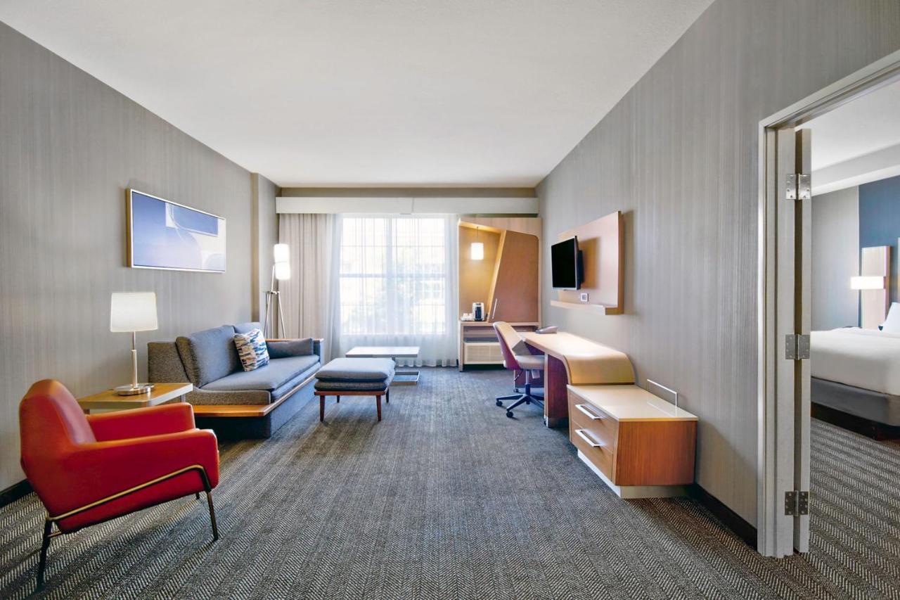 Suite, 1 King at Courtyard by Marriott Nashville Green Hills