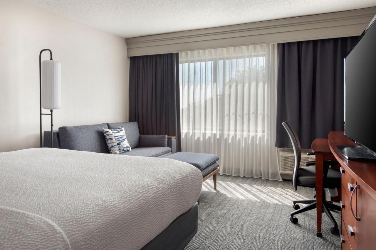 | Courtyard by Marriott Philadelphia Plymouth Meeting