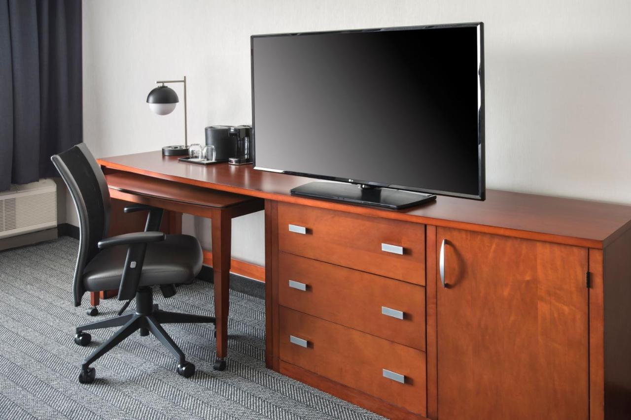 | Courtyard by Marriott Philadelphia Plymouth Meeting