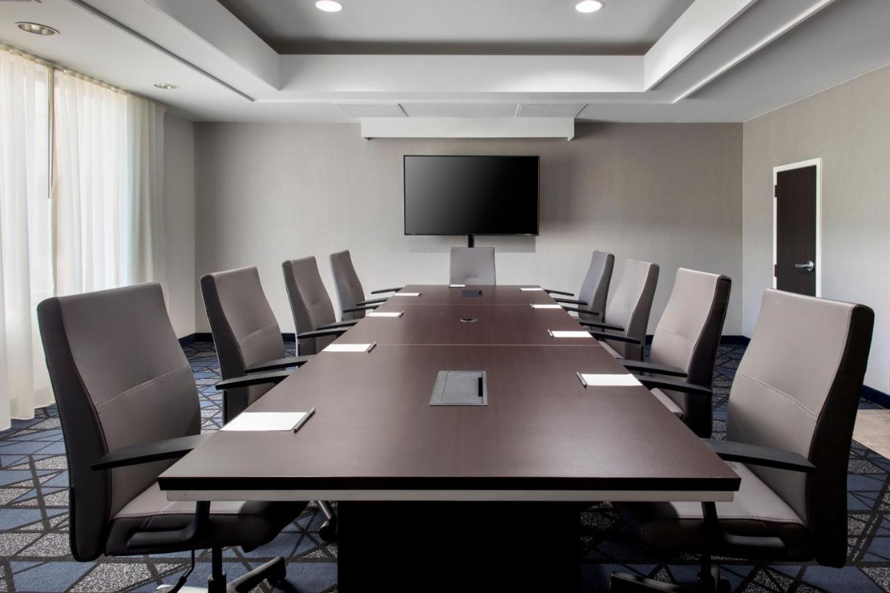 | Courtyard by Marriott Philadelphia Plymouth Meeting