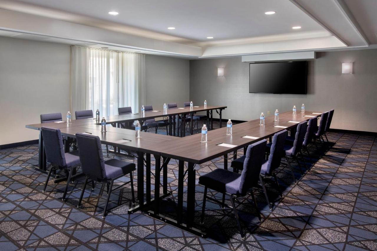 | Courtyard by Marriott Philadelphia Plymouth Meeting
