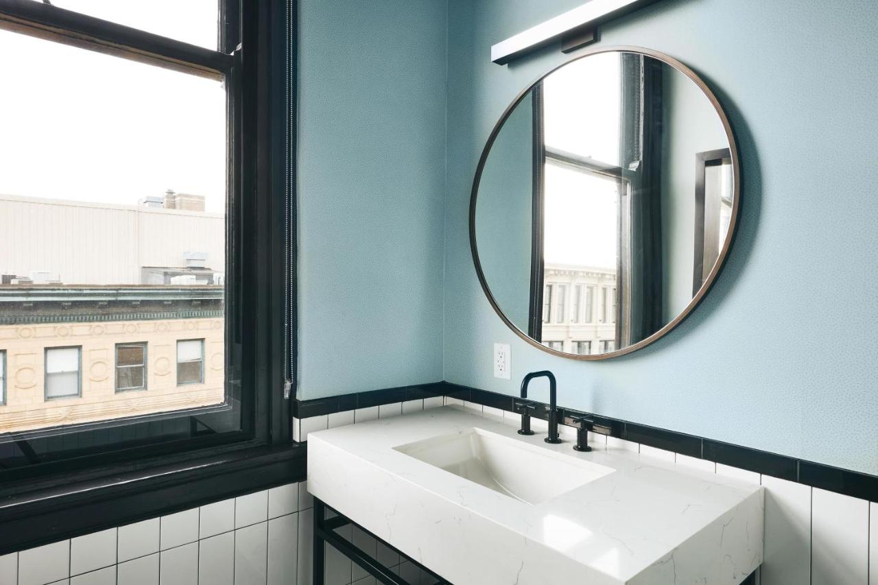 Corner Suite at Kinley Cincinnati Downtown, a Tribute Portfolio Hotel