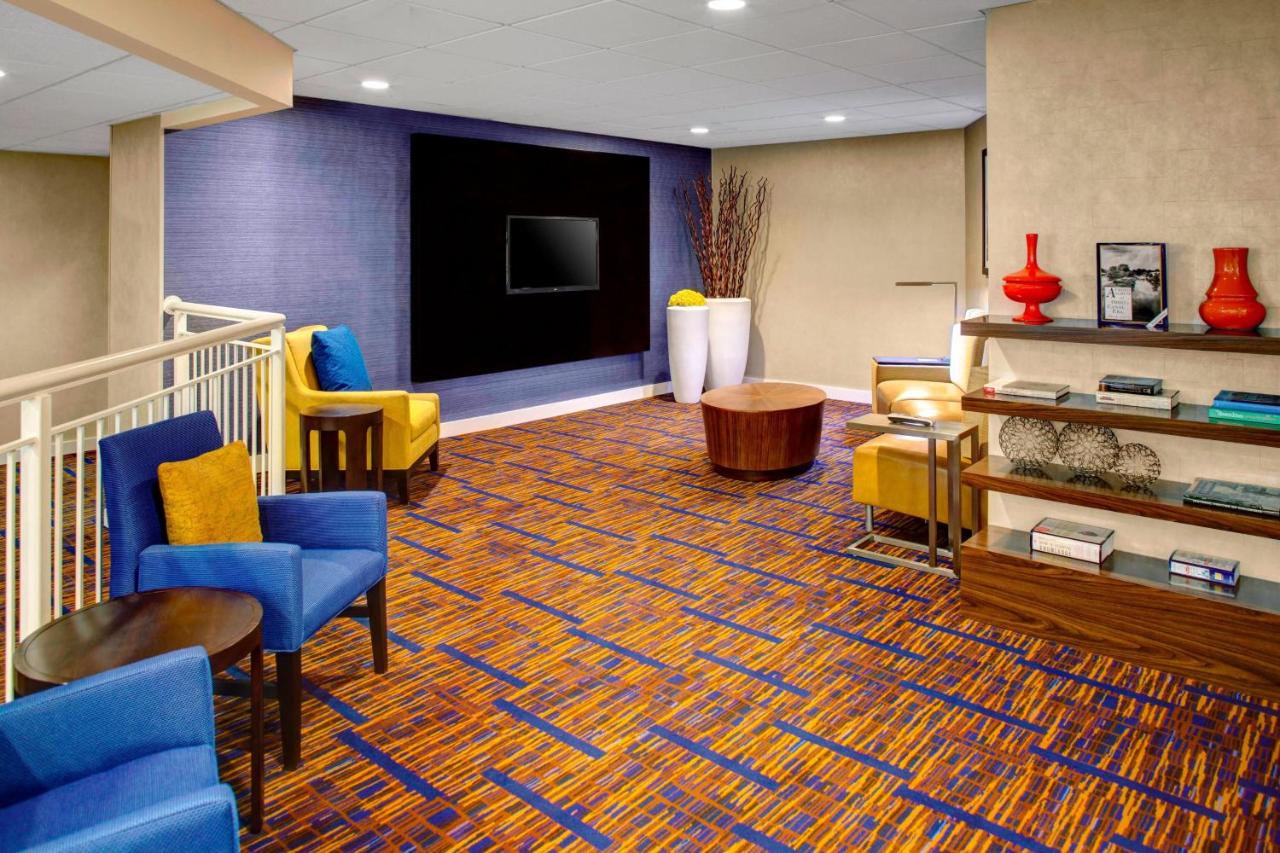 | Courtyard by Marriott Columbus Downtown