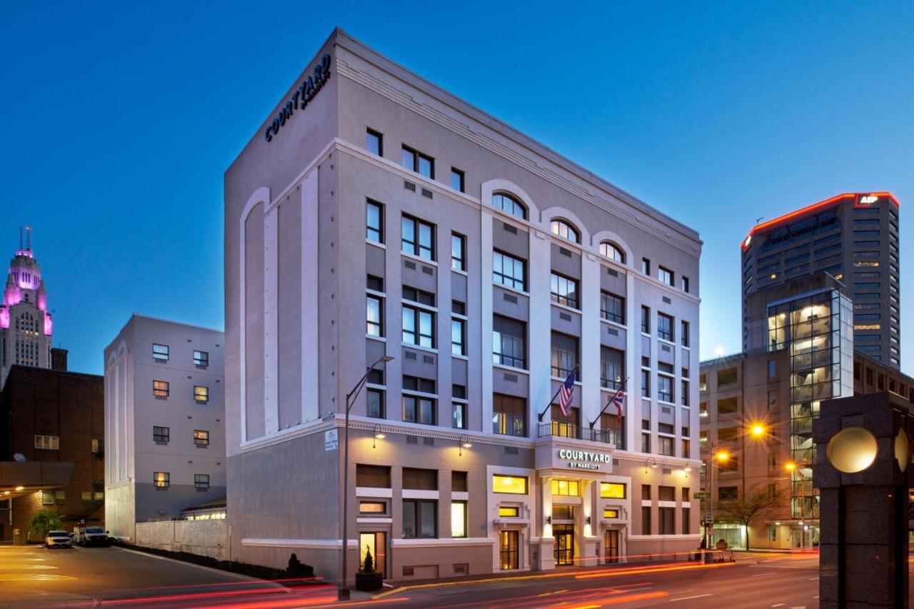 | Courtyard by Marriott Columbus Downtown