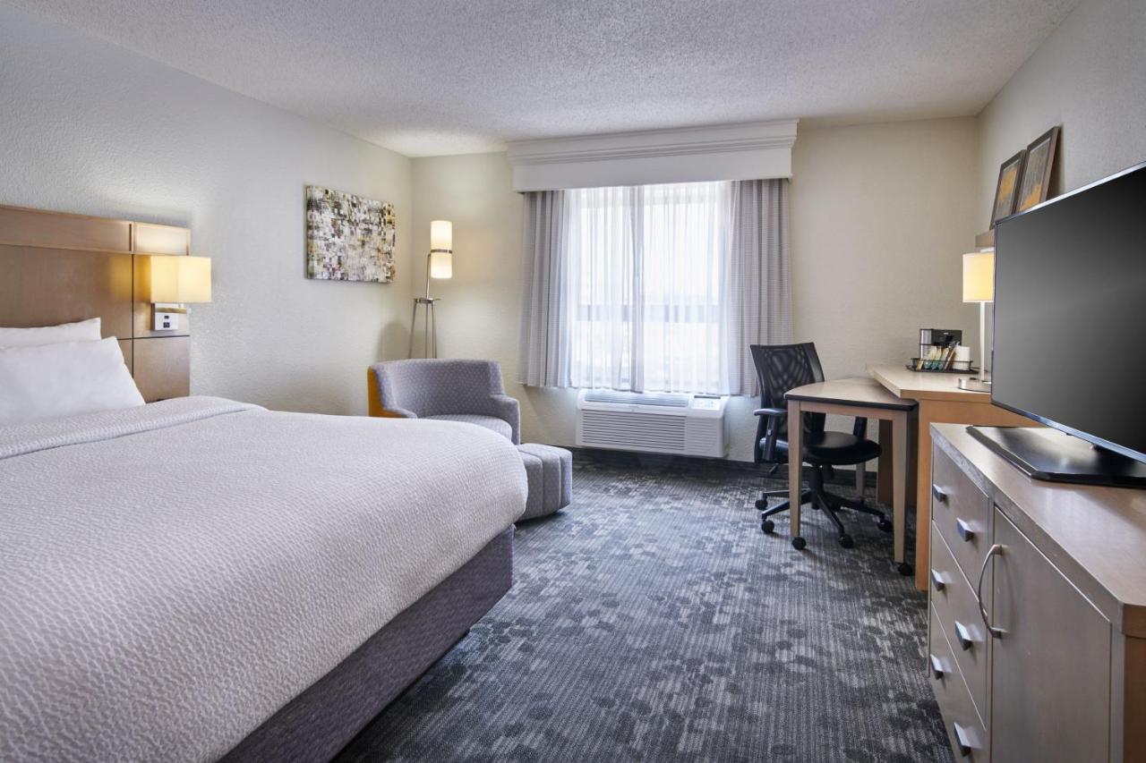 | Courtyard by Marriott Columbus Downtown
