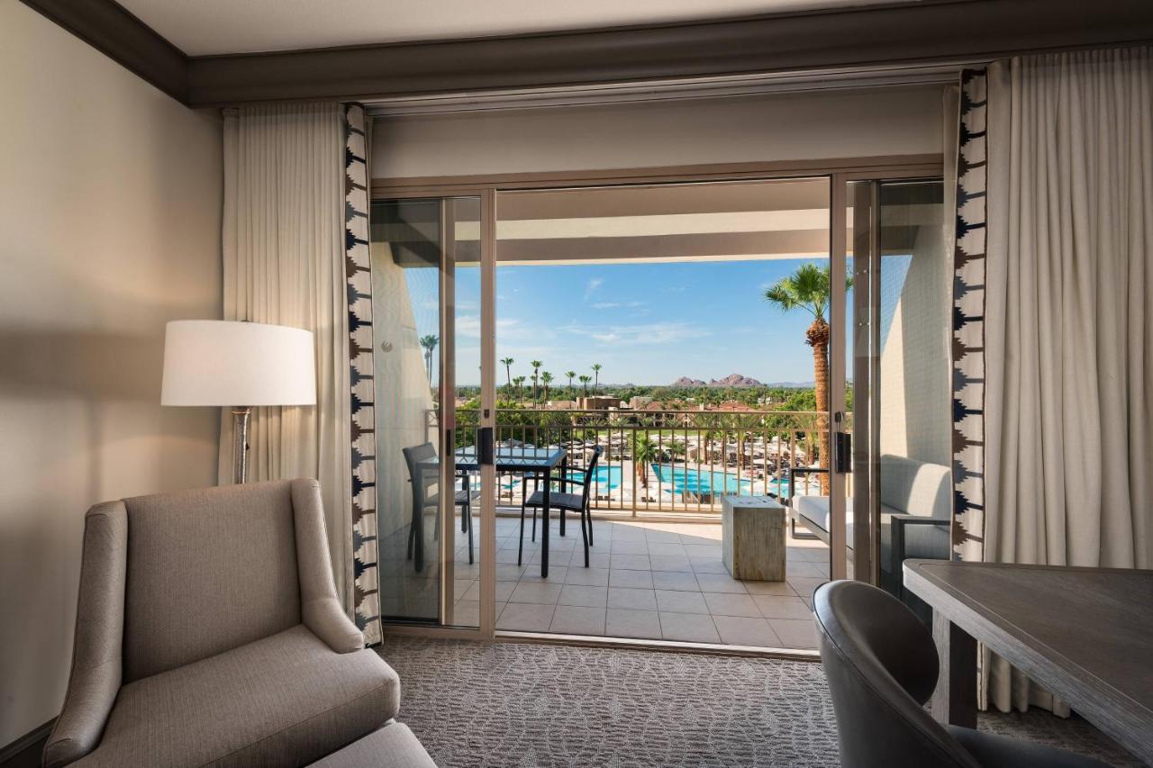 Grand Deluxe, Guest room, 1 King, Sofa bed, Pool view at The Phoenician, a Luxury Collection Resort, Scottsdale