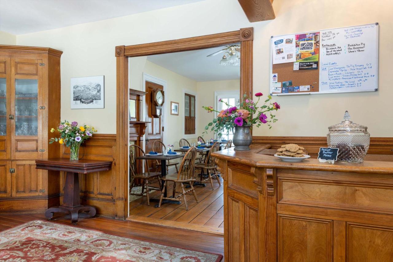 | Old Stagecoach Inn