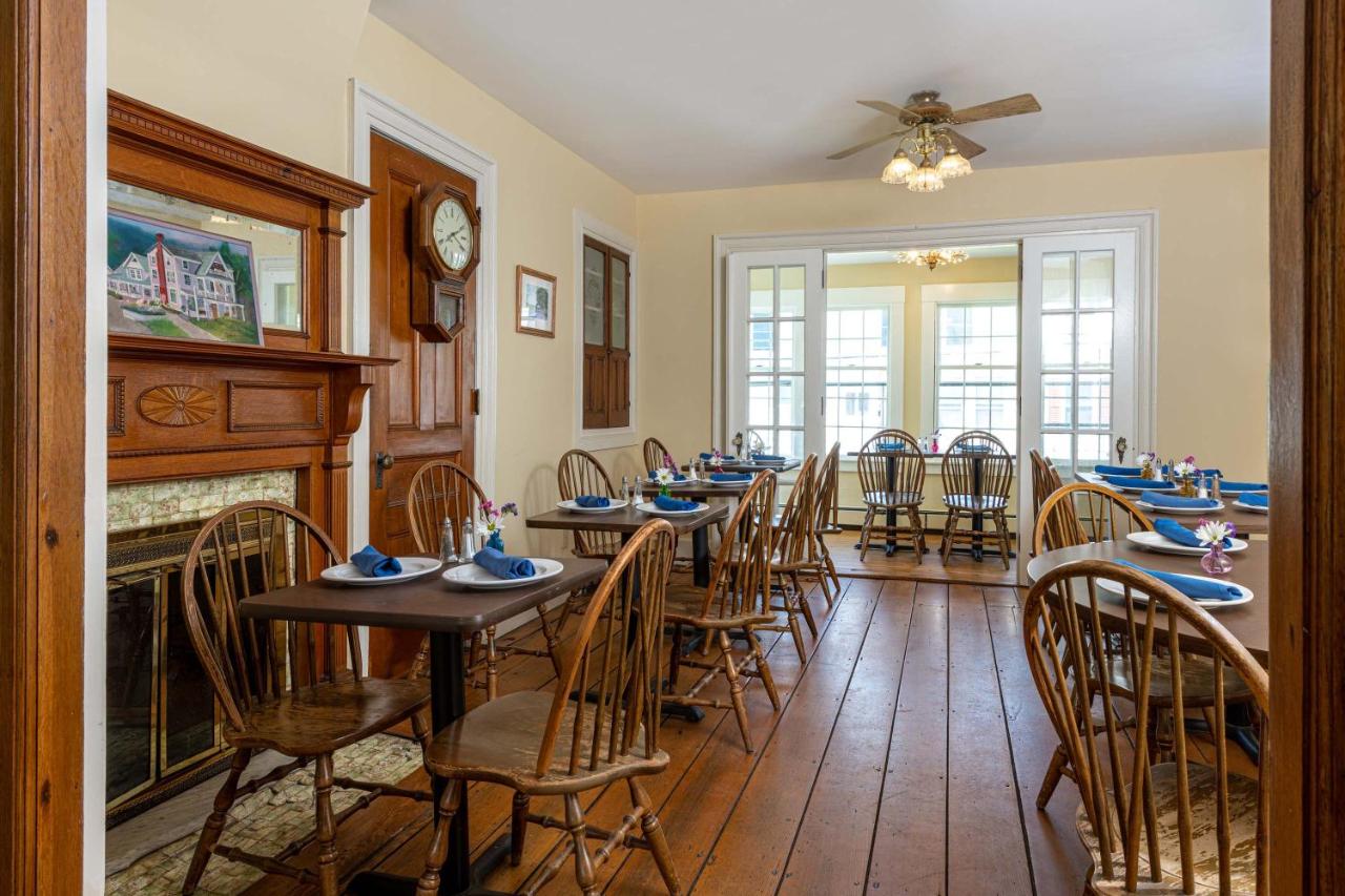 | Old Stagecoach Inn