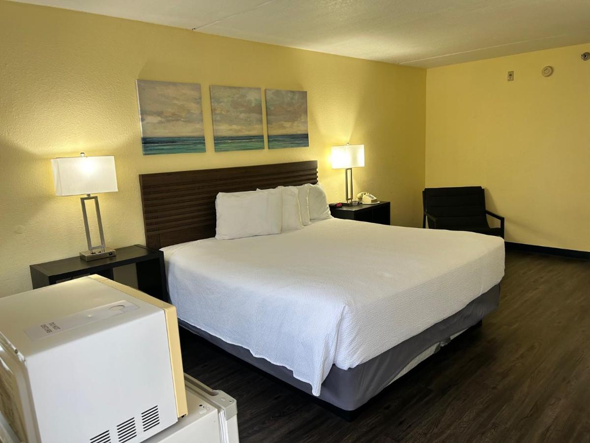 | Seven Gables Inn