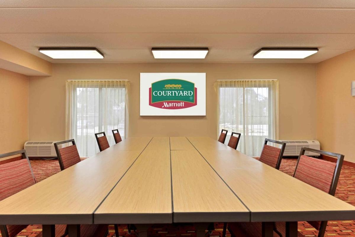 | Courtyard by Marriott Dallas Northwest