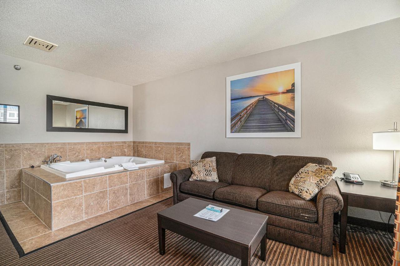 Deluxe King Suite - Non-Smoking at Days Inn & Suites by Wyndham Traverse City
