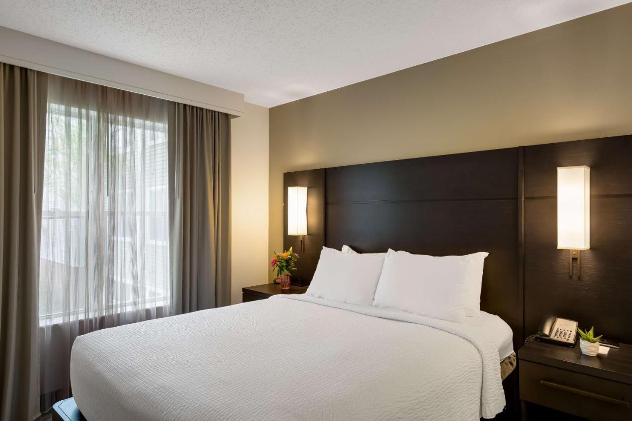 Two Bedroom Suite with Two Queen Beds at Sonesta ES Suites Parsippany Morris Plains