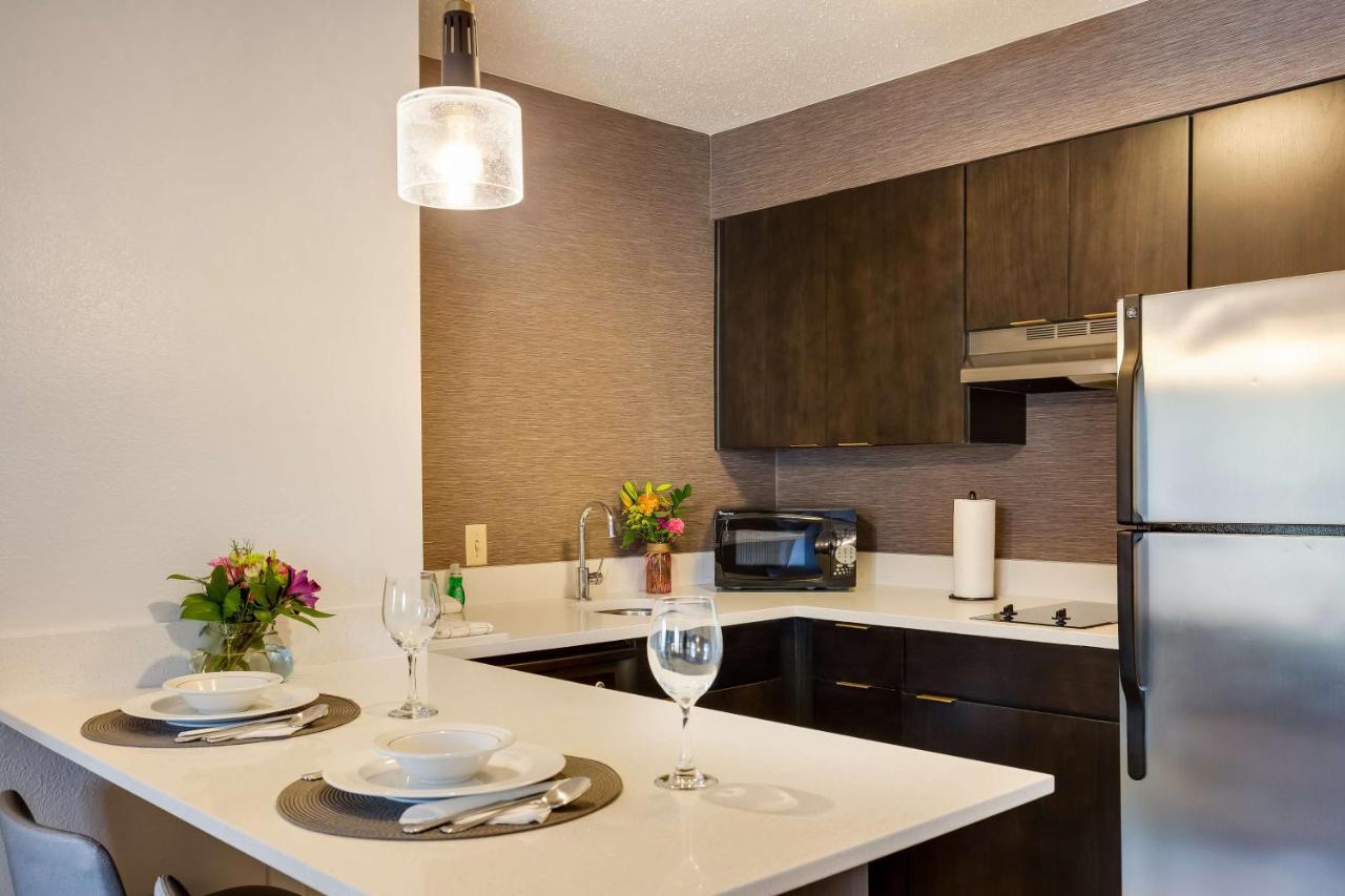 Hearing Accessible One Bedroom Suite Queen at Sonesta ES Suites Parsippany Morris Plains