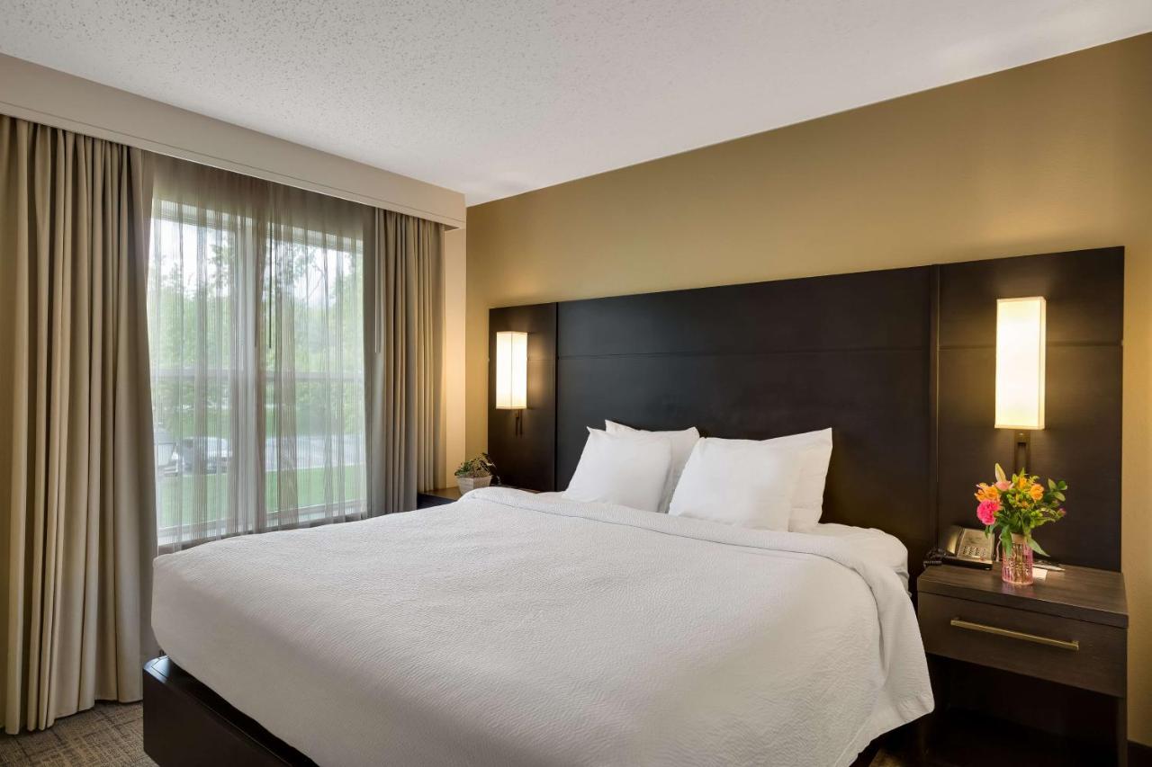 Studio Suite Queen with Bathtub - Mobility / Hearing Accessible at Sonesta ES Suites Parsippany Morris Plains
