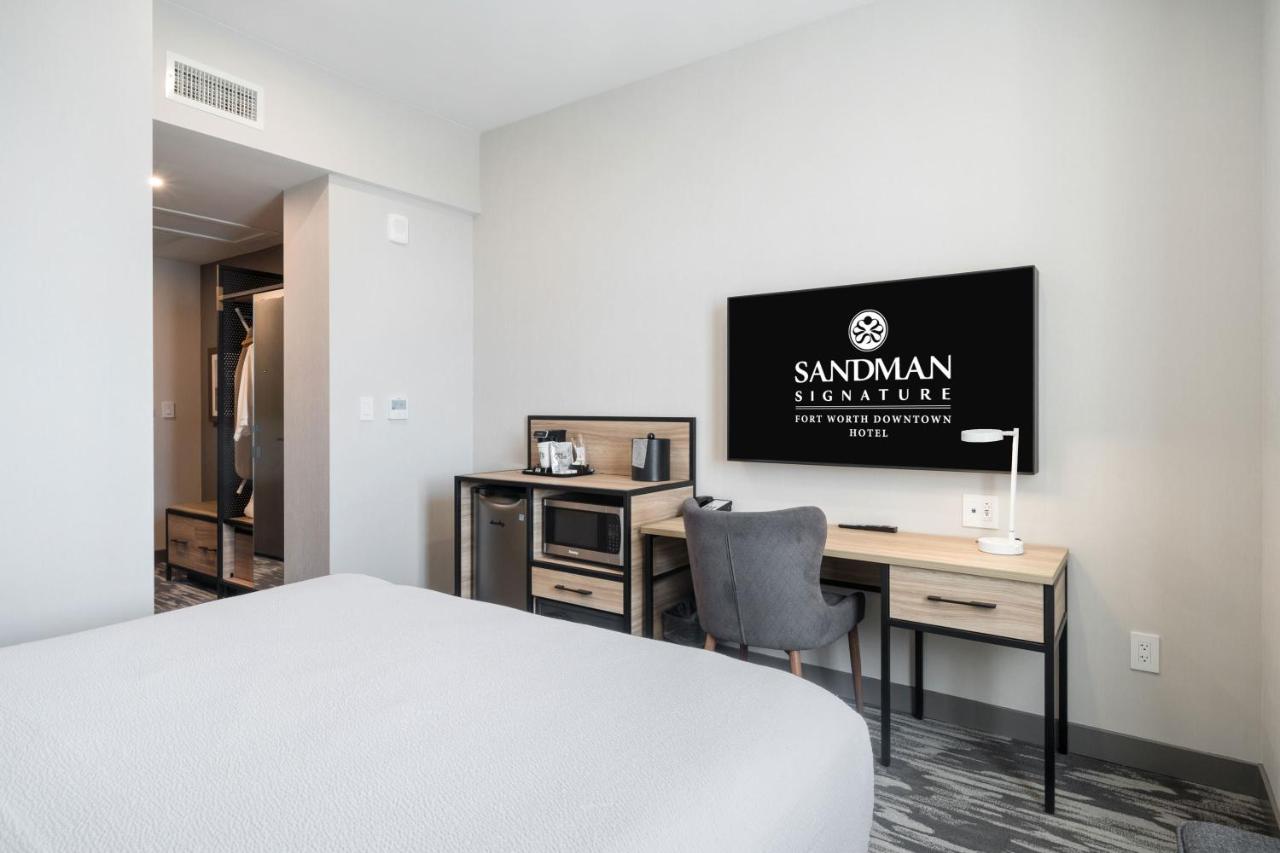 | Sandman Signature Fort Worth Downtown Hotel