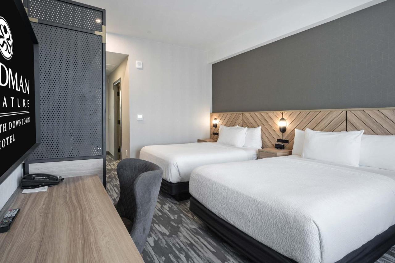 | Sandman Signature Fort Worth Downtown Hotel