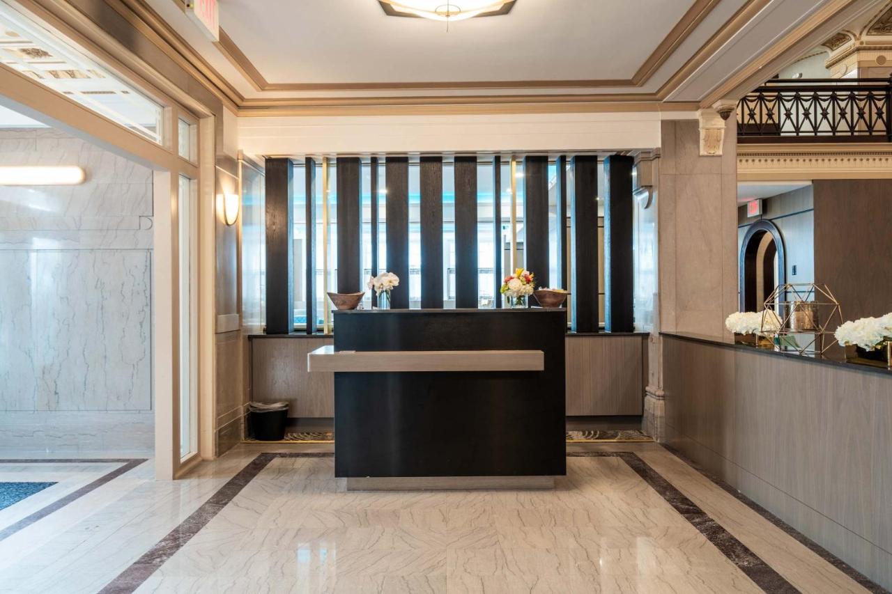 | Sandman Signature Fort Worth Downtown Hotel