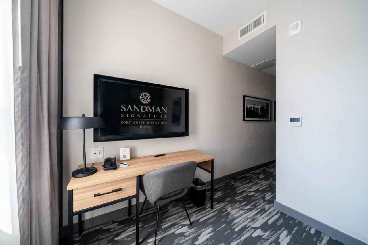| Sandman Signature Fort Worth Downtown Hotel