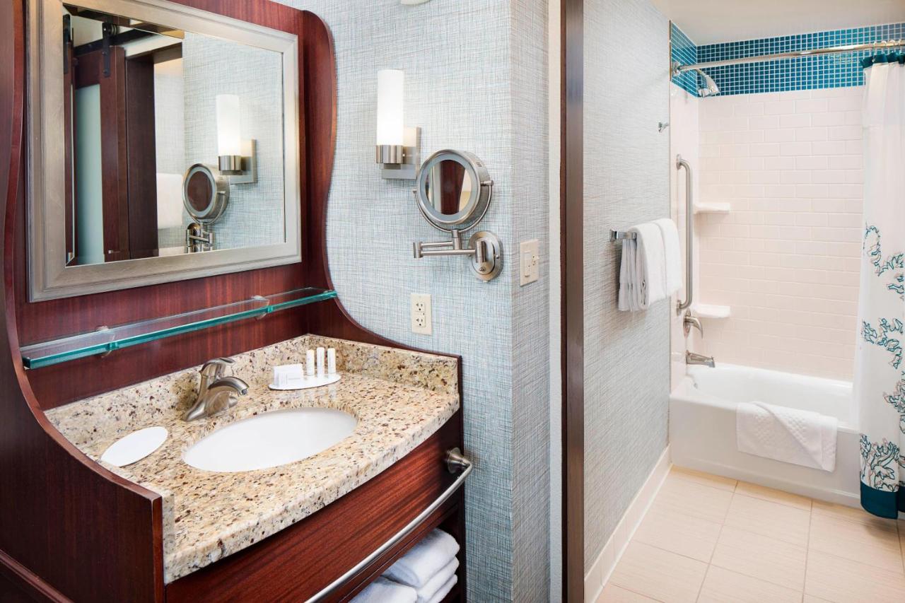 Queen Studio at Residence Inn by Marriott San Diego Downtown/Gaslamp Quarter