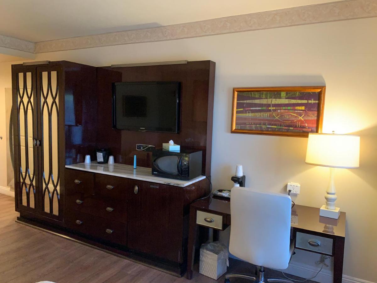  | Rocklin Park Hotel