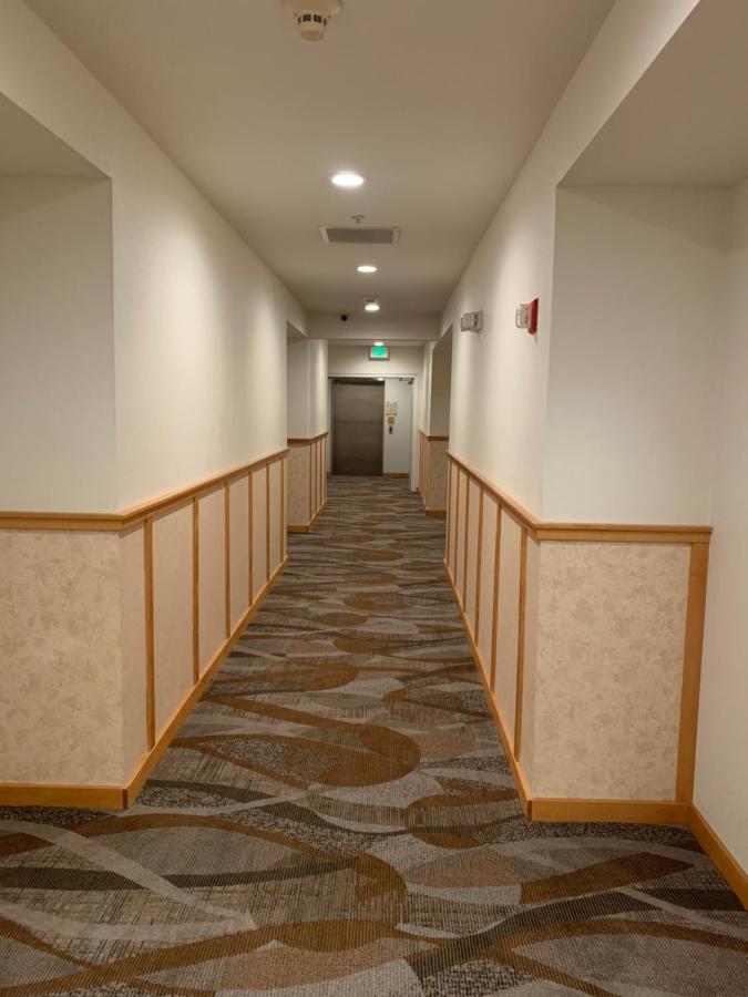  | Rocklin Park Hotel