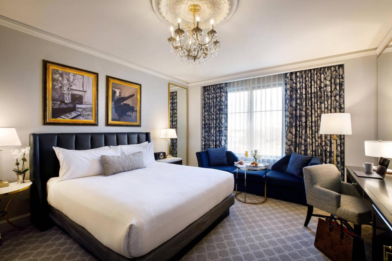 Guest Room, 1 King at Hotel Carmichael, Autograph Collection