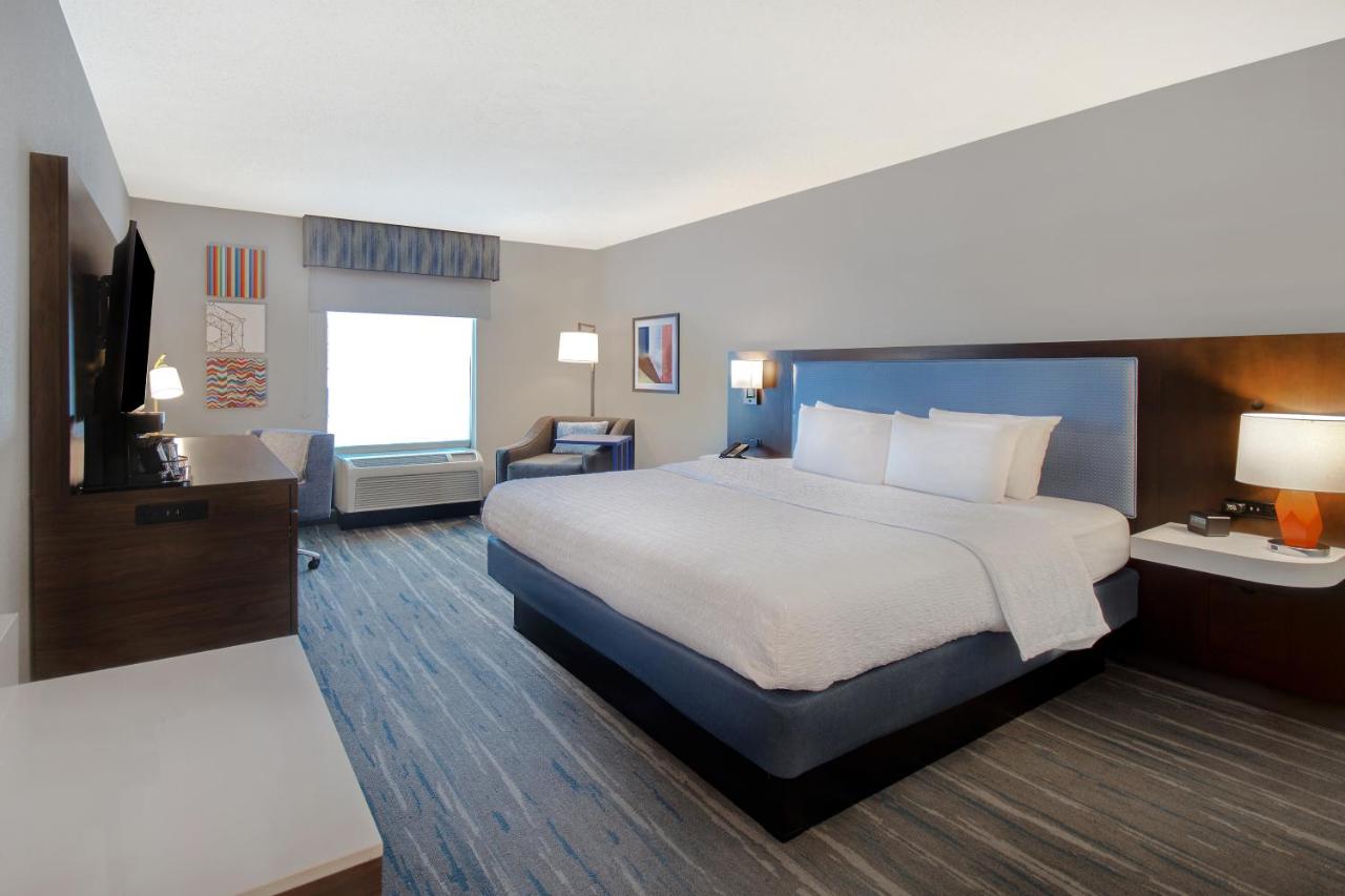| Hampton Inn & Suites Dayton-Vandalia