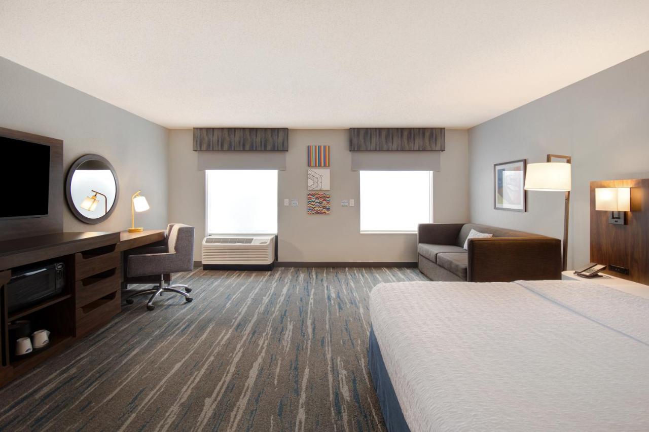 | Hampton Inn & Suites Dayton-Vandalia