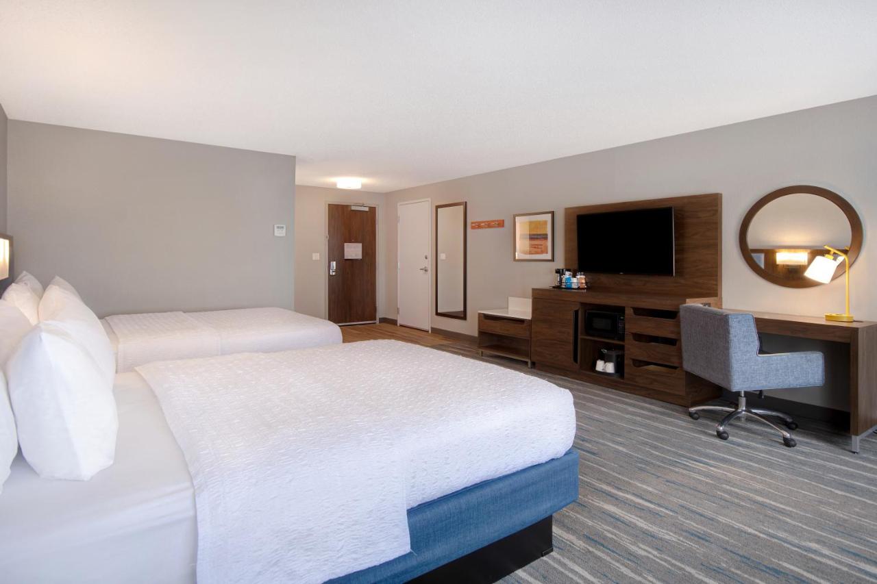 | Hampton Inn & Suites Dayton-Vandalia