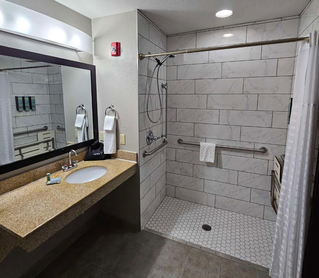 King Room - Disability Access at Best Western Eastland