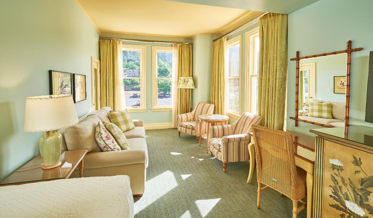 Queen Room with Two Queen Beds at Ashland Springs Hotel