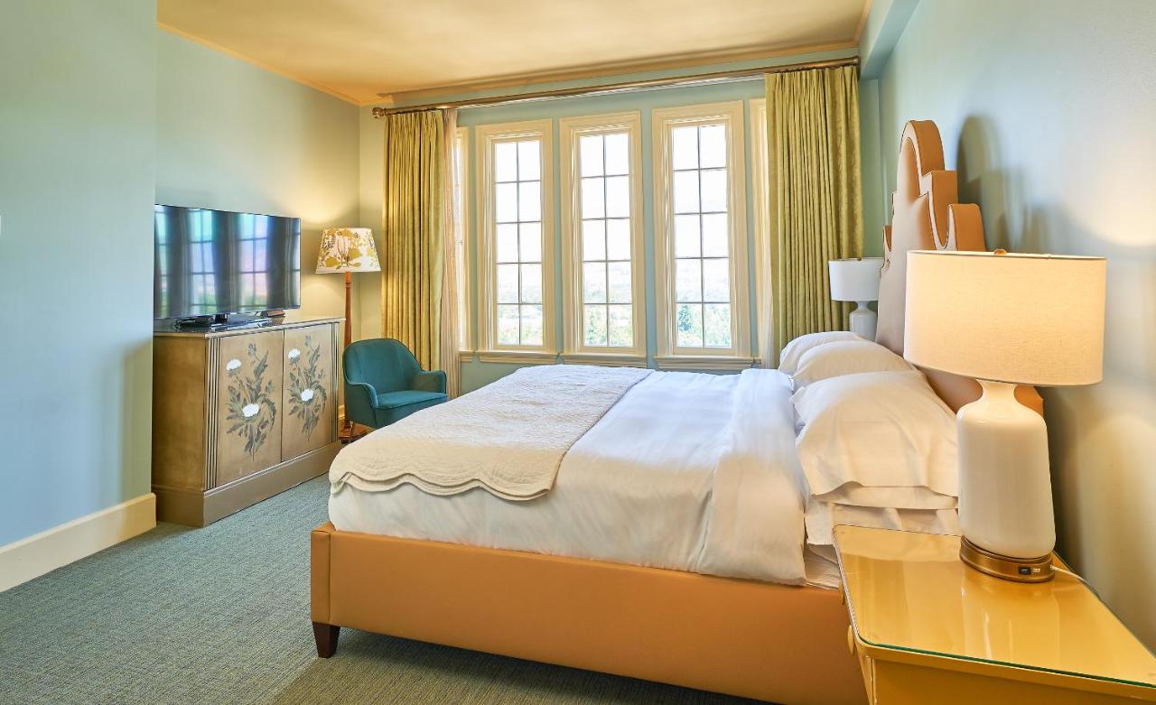 King Room at Ashland Springs Hotel