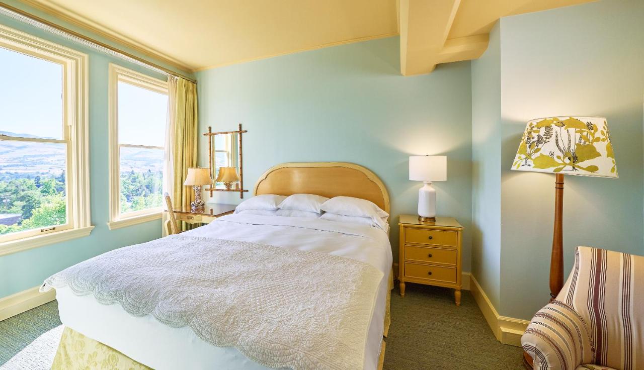 Traditional King Room at Ashland Springs Hotel