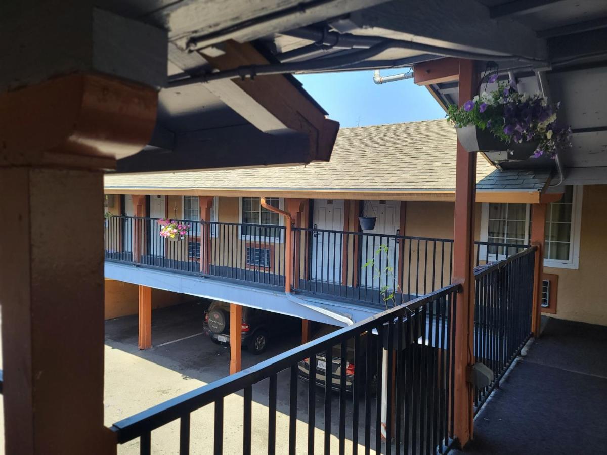  | Nights Inn Motel