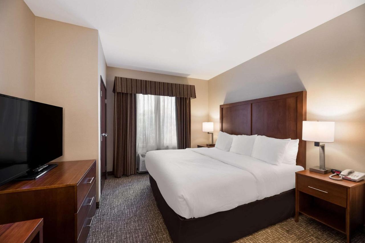 King Room - Accessible/Non-Smoking at Comfort Inn & Suites Las Vegas - Nellis